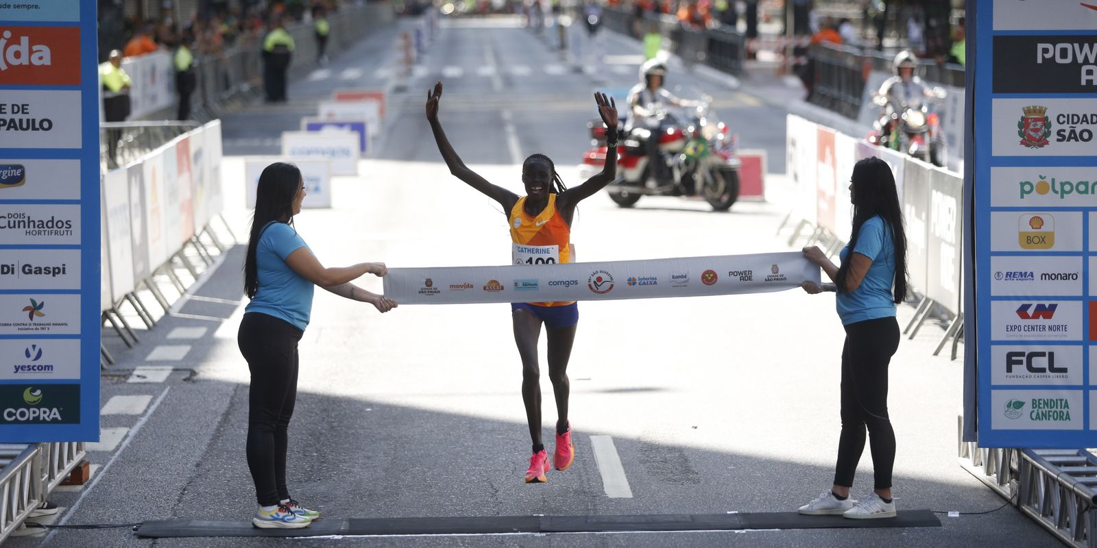 Queniana vencedora da São Silvestre se diz muito feliz com resultado