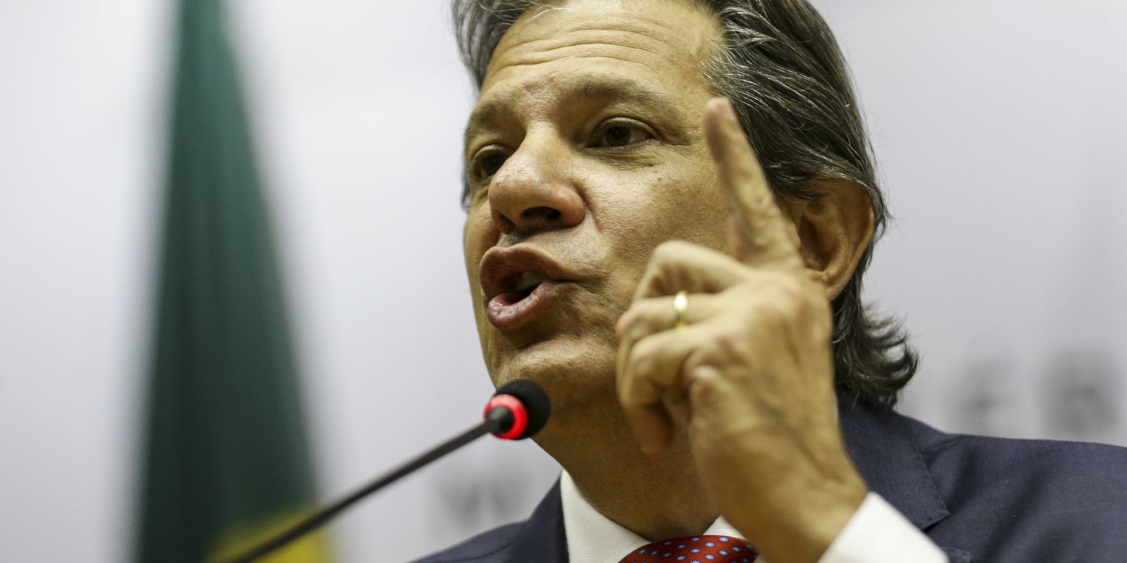 Haddad anuncia medidas de arrecadação com reoneração gradual da folha