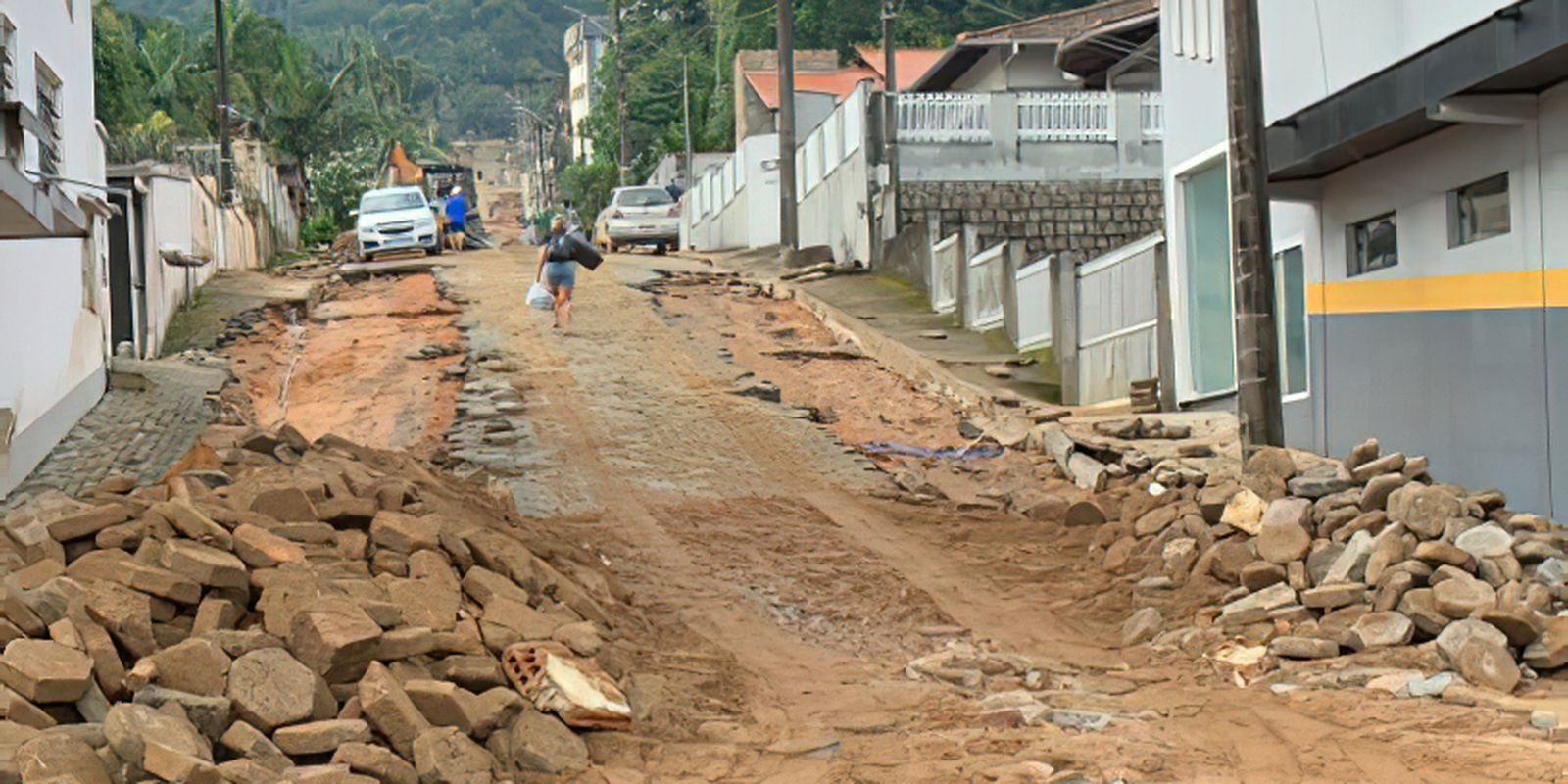 Temporal causa uma morte e estragos na Grande Florianópolis