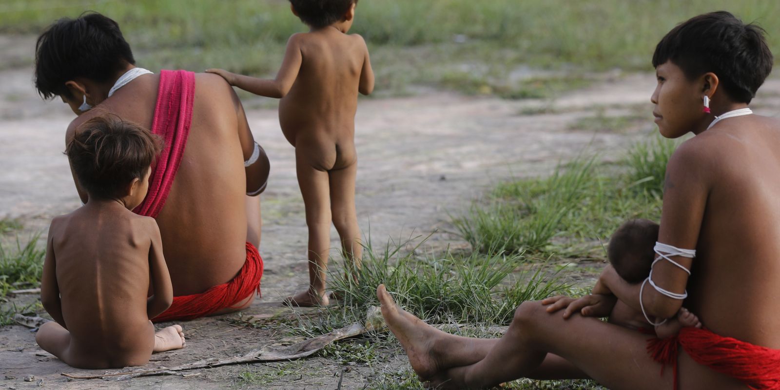 Forças Armadas levarão 15 mil cestas de alimentos aos Yanomami