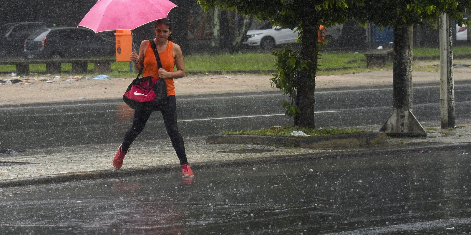 Temporais afetam cerca de 100 mil pessoas no Rio