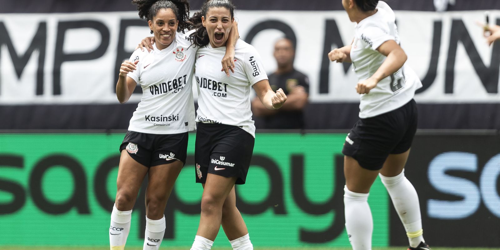 Corinthians derrota Cruzeiro e conquista tri da Supercopa feminina