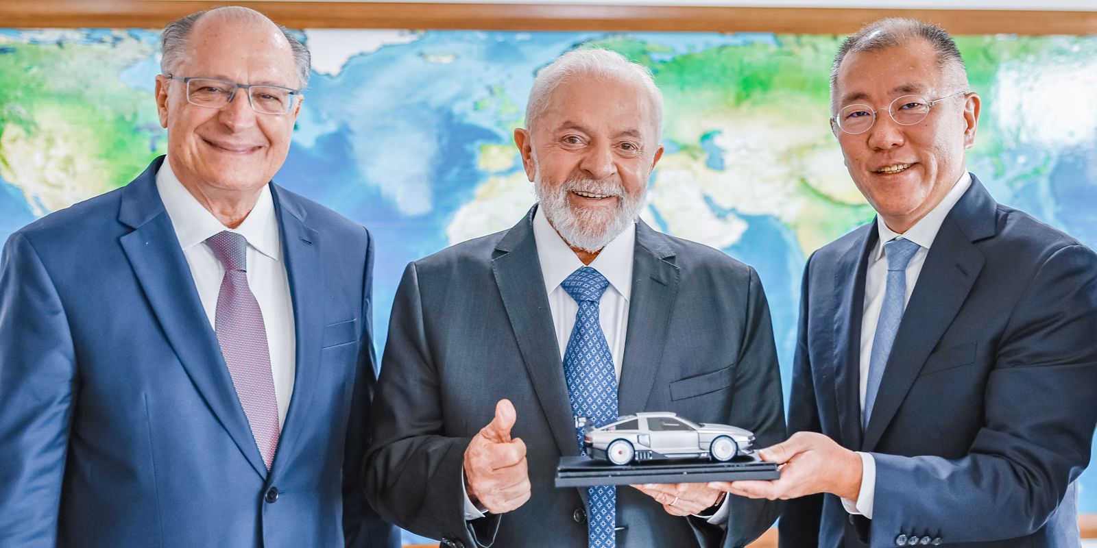 Em reunião com Lula, Hyundai anuncia US$ 1,1 bi em investimentos