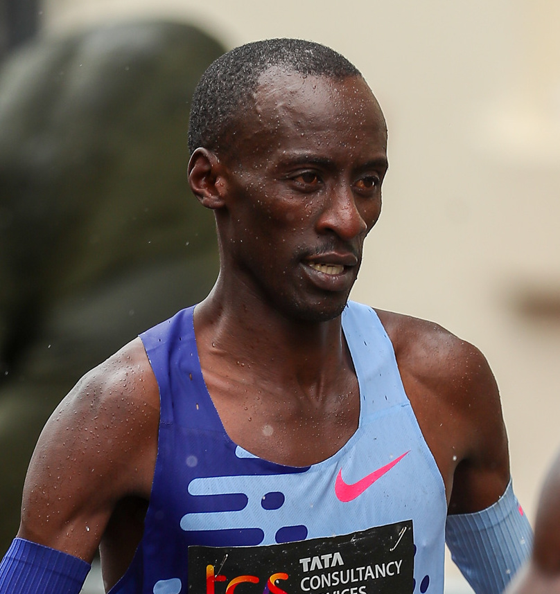 Quênia: Kelvin Kiptum, recordista mundial da maratona, morre em acidente de carro