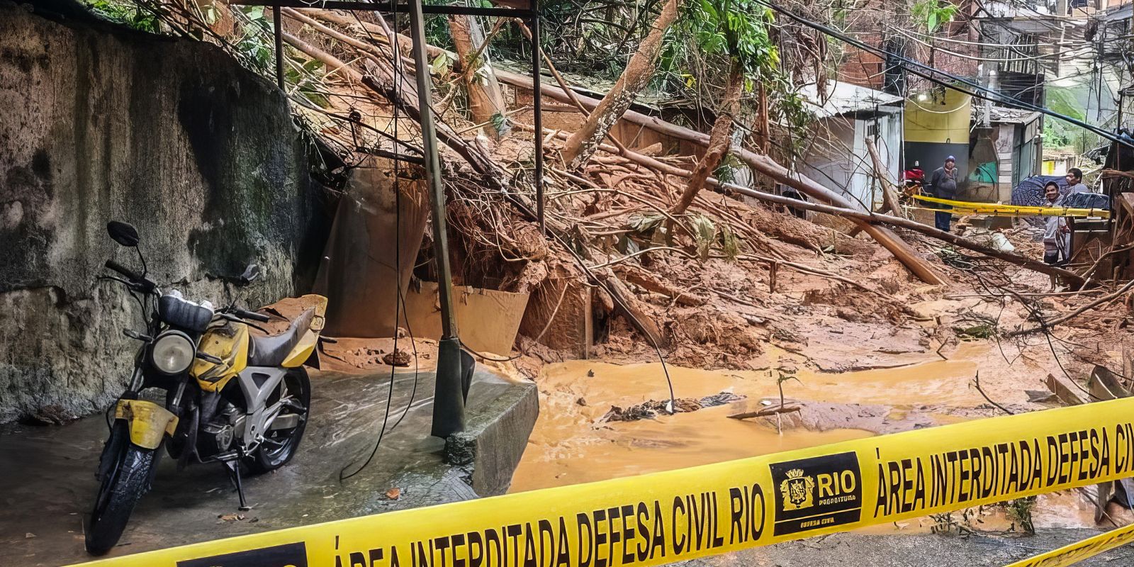 Entenda como a chuva provoca deslizamentos e desmoronamentos