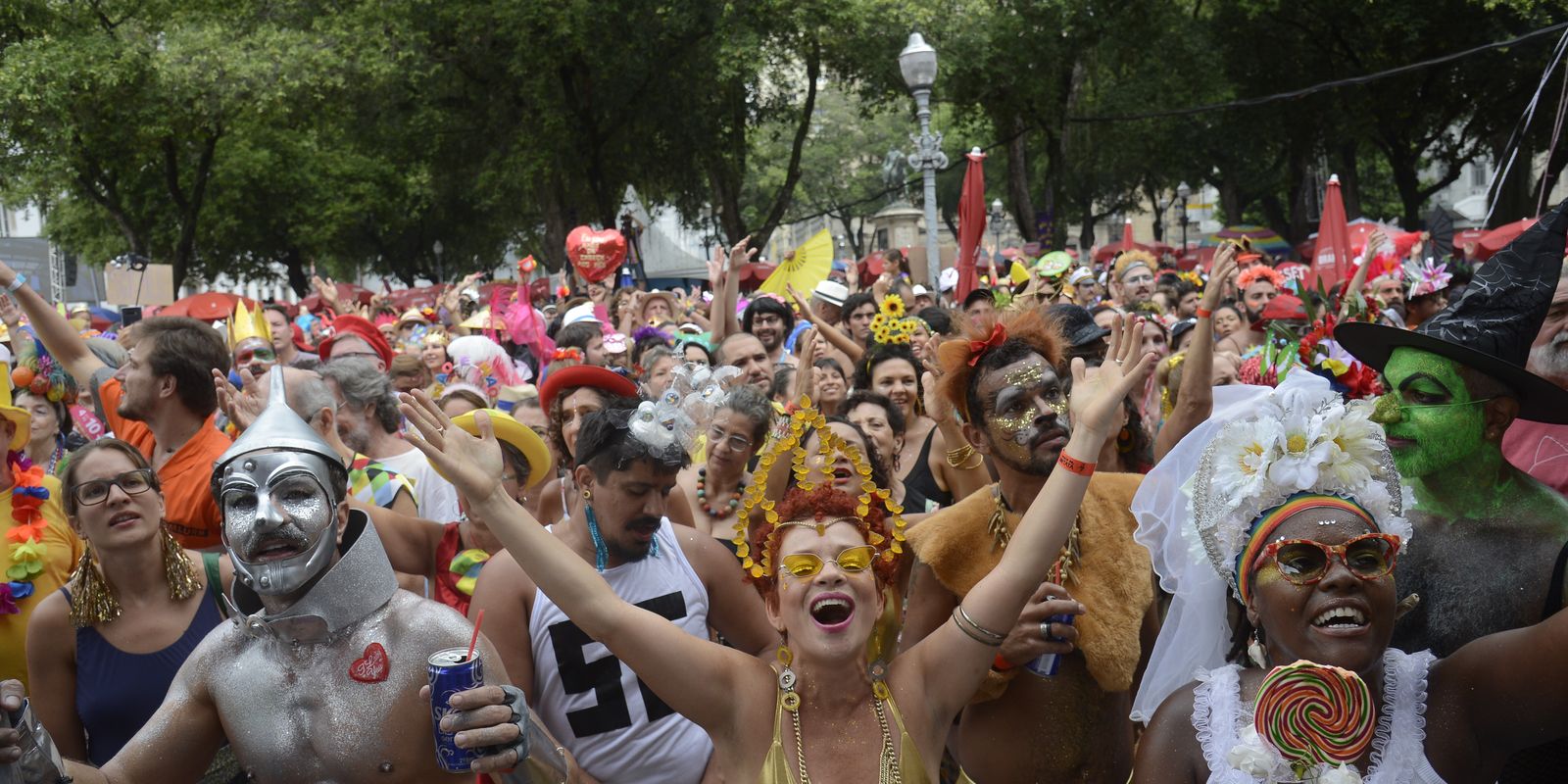 Carnaval vai ter onda de calor e chuva; veja previsão do tempo