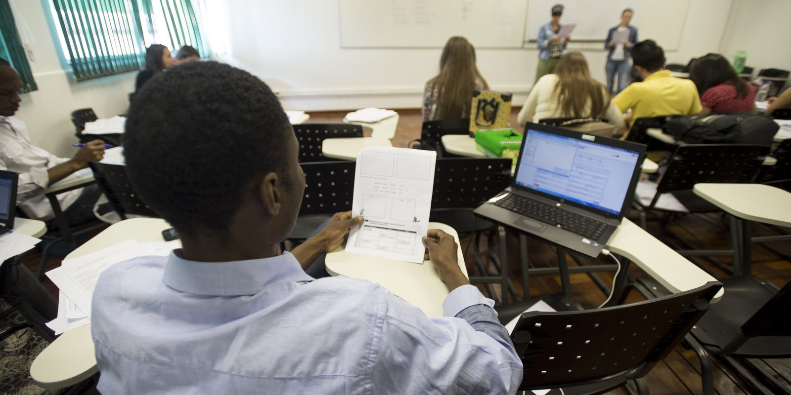 Começa prazo para complementar inscrição adiada no Fies