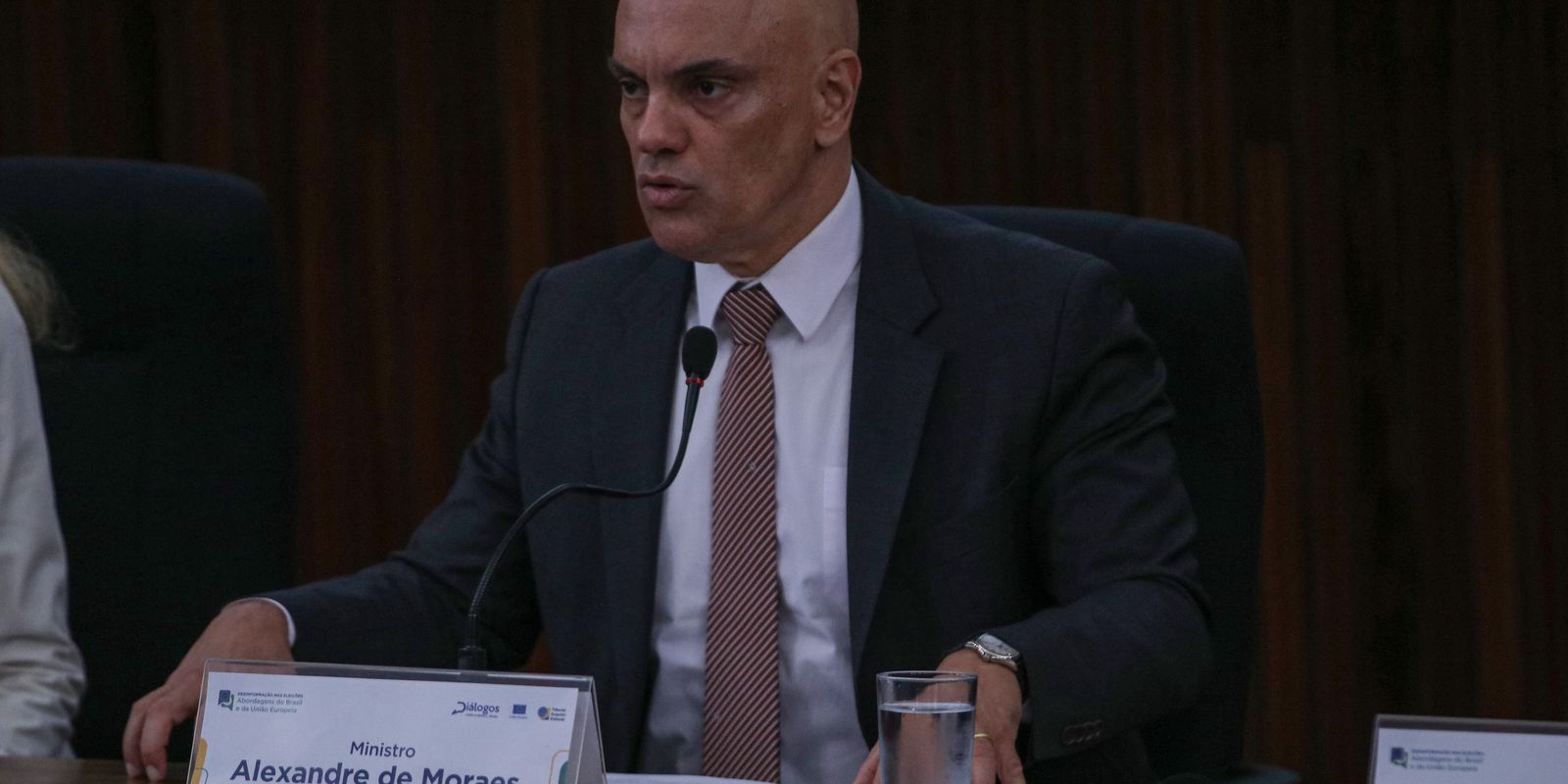 Moraes suspende lei municipal que proibia linguagem neutra nas escolas