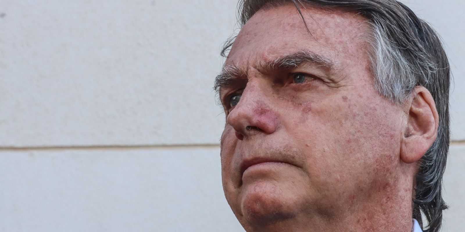 Bolsonaro é levado a SP para tratar erisipela e obstrução intestinal