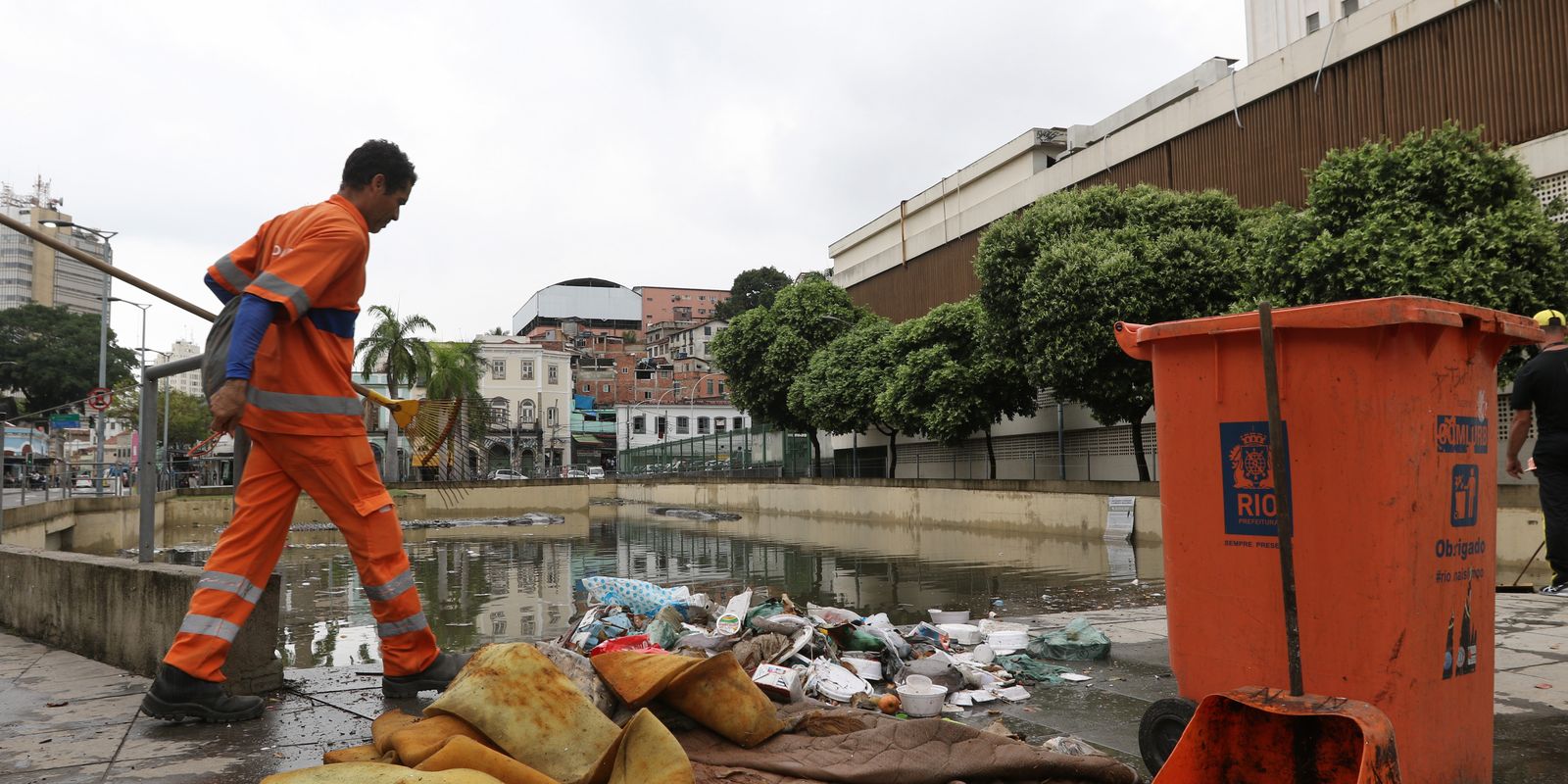 Mais de 90% dos brasileiros contam com serviço de coleta de lixo