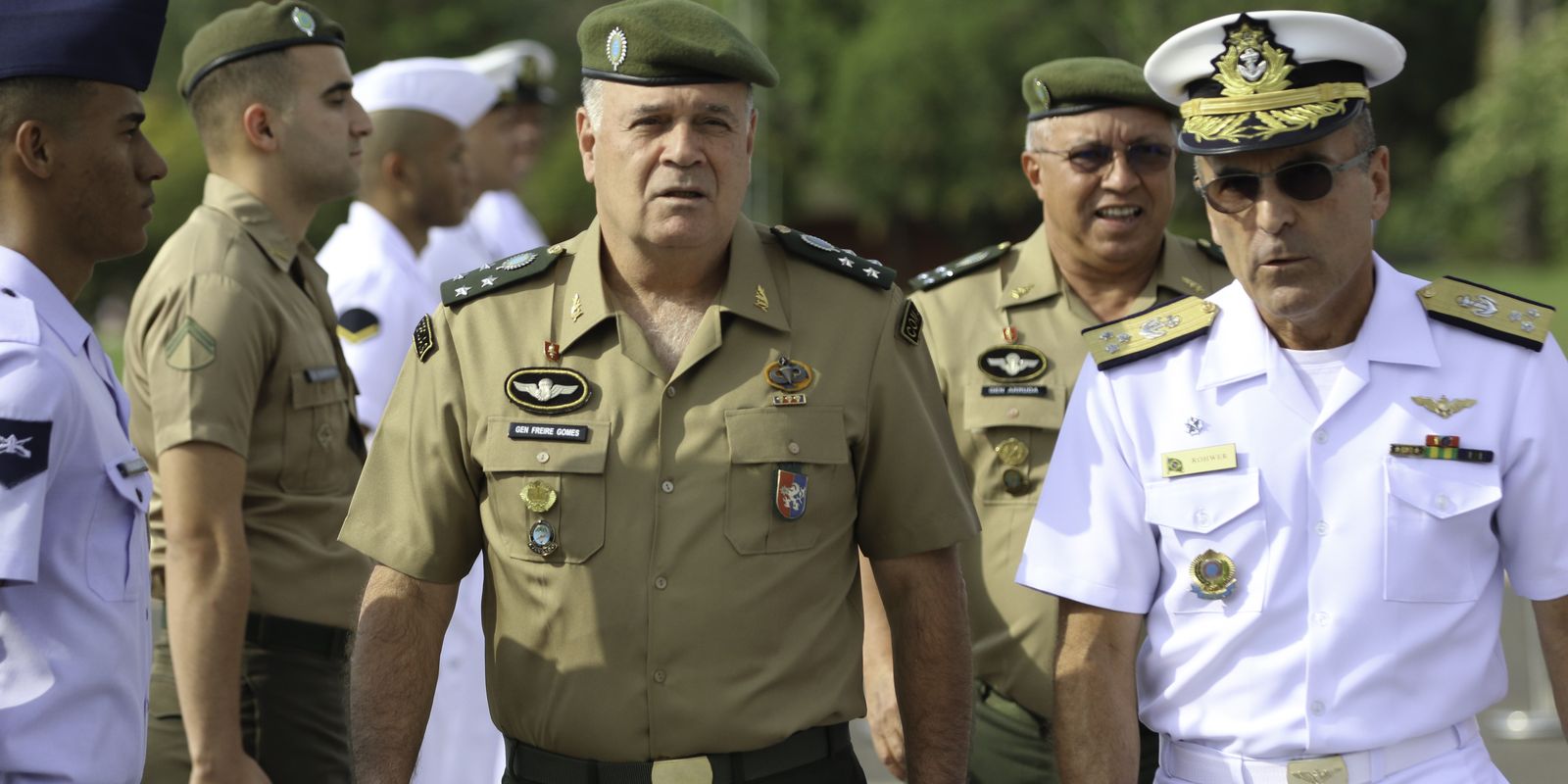 Ex-comandante do Exército confirma reunião com Bolsonaro sobre golpe