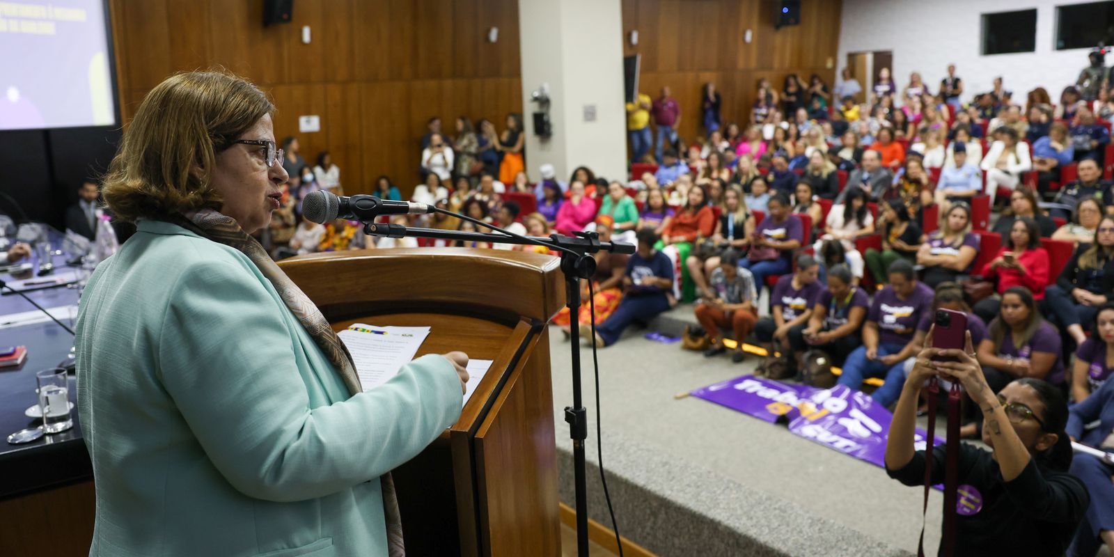 Programa quer incluir mulheres no mercado de trabalho de TI e ciência