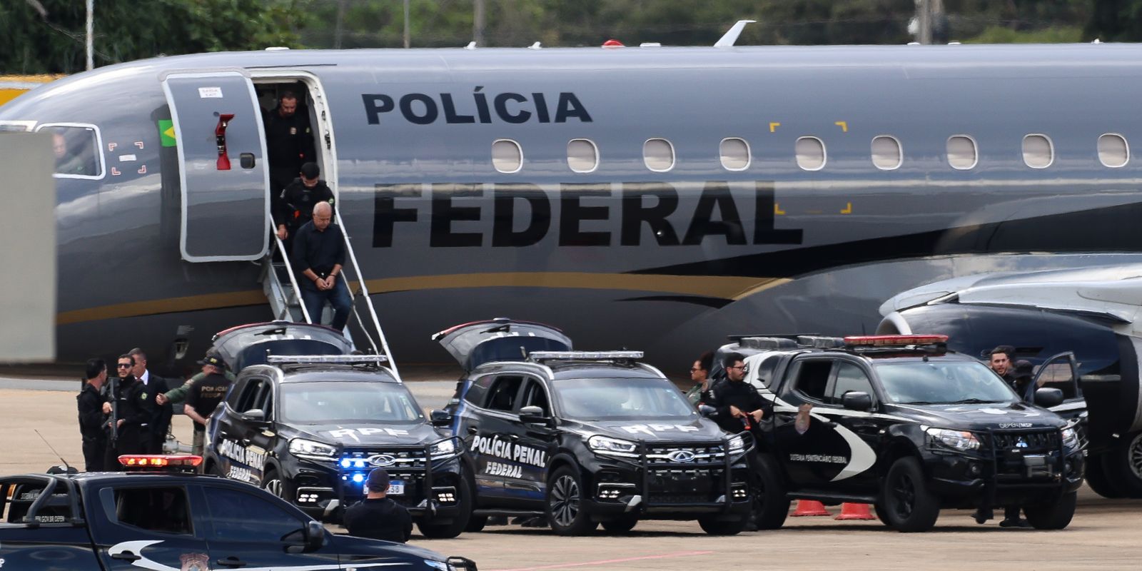 Irmãos Brazão e delegado Rivaldo seguem para presídio federal