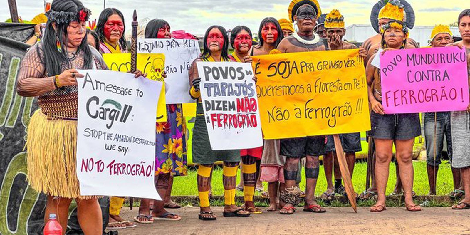 Indígenas protestam contra construção da Ferrogrão