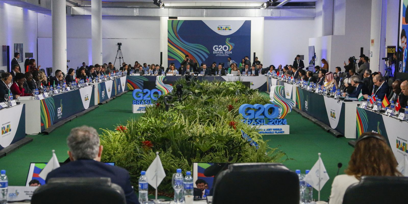 Chances de pouso suave da economia global sobem, diz documento do G20