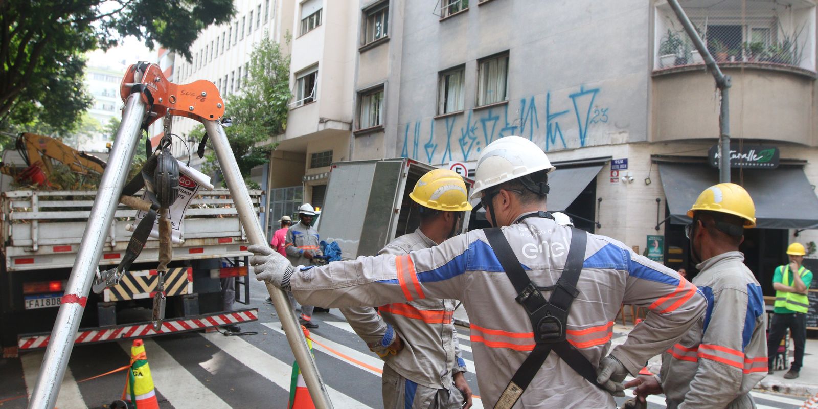 Enel é condenada a indenizar clientes por apagão de novembro em SP