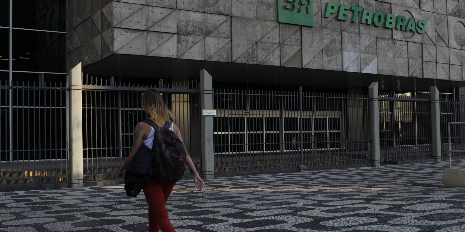 Programa Petrobras Jovem Aprendiz vai abrir mais de mil vagas