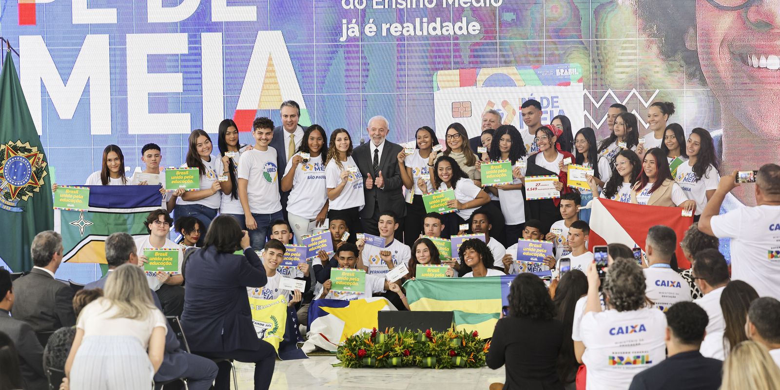 Brasil tem eterna dívida com a educação, diz Lula