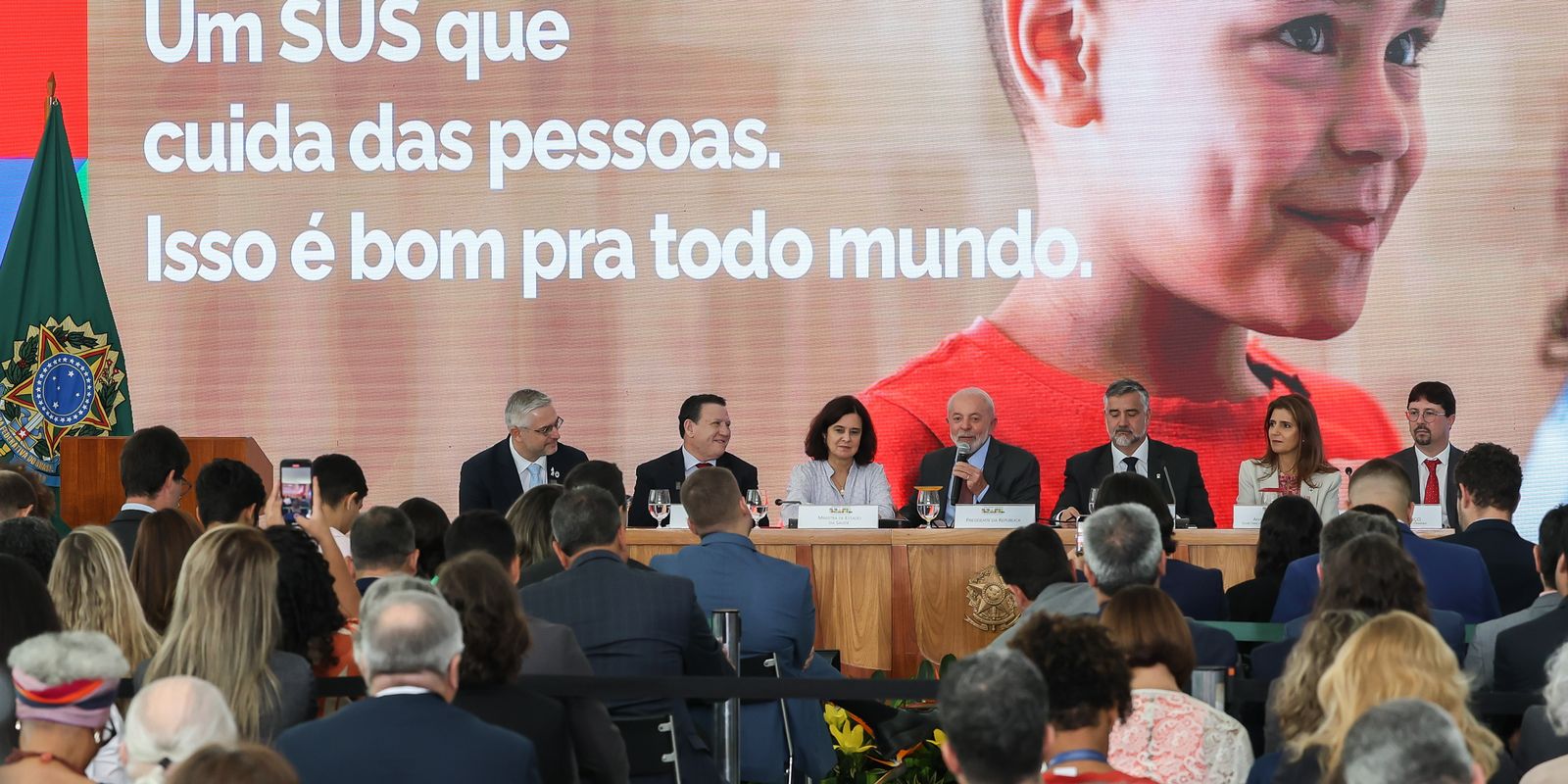 Saúde anuncia política para ampliar acesso a especialistas no SUS