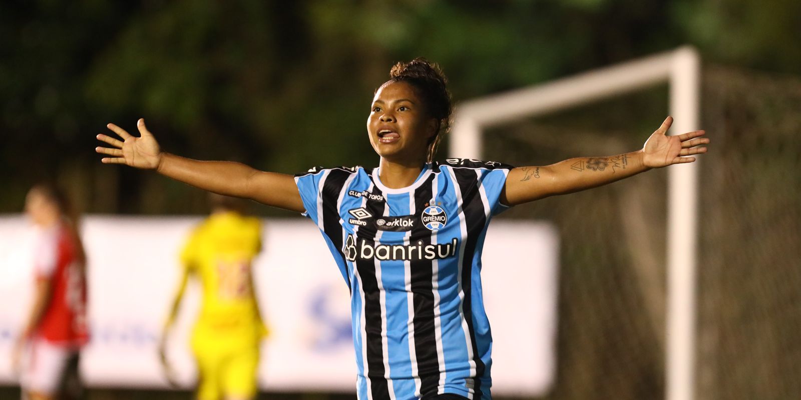 Grêmio vence clássico com Internacional no Brasileiro Feminino