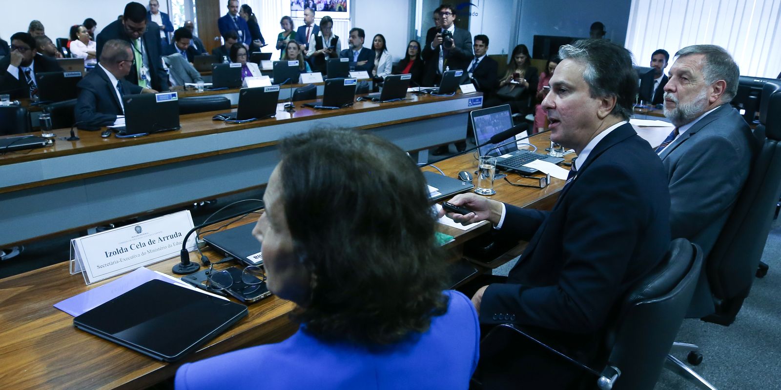 Governo deve apresentar nova proposta para servidores da Educação