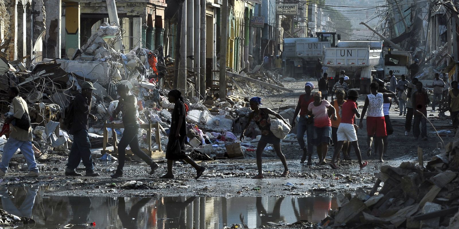 Cidade sitiada: brasileiro e haitiano contam rotina em Porto Príncipe