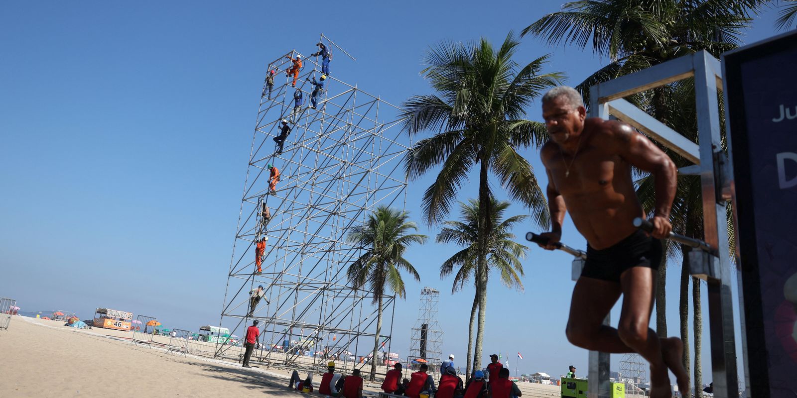 Bombeiros garantem segurança do público no show de Madonna no Rio