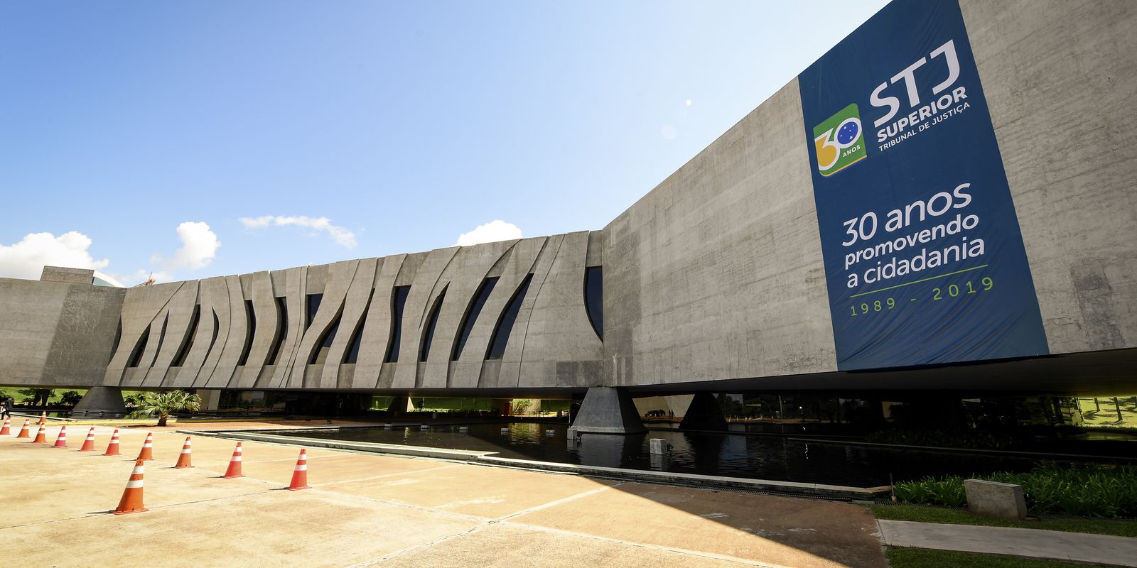 STJ autoriza faculdade a cobrar mensalidade maior de alunos calouros