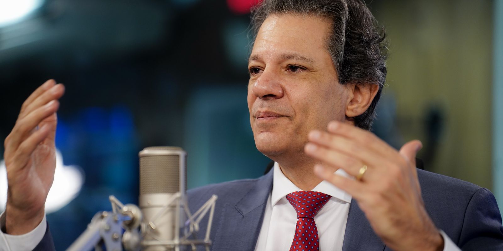 Ata dissipou desconfiança de divisão política no Copom, diz Haddad