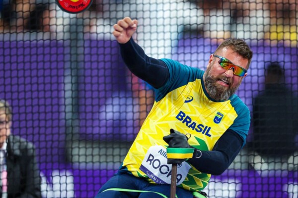 Bronze de André Rocha no lançamento de disco é medalha 400 do Brasil