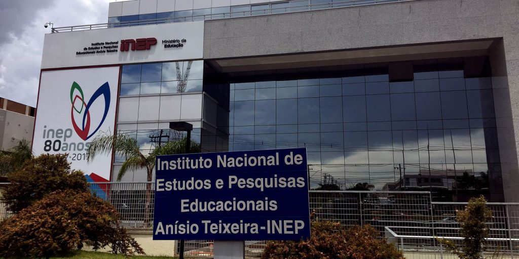 MEC paga até R$ 864 por dia a certificador do Enem e da PND