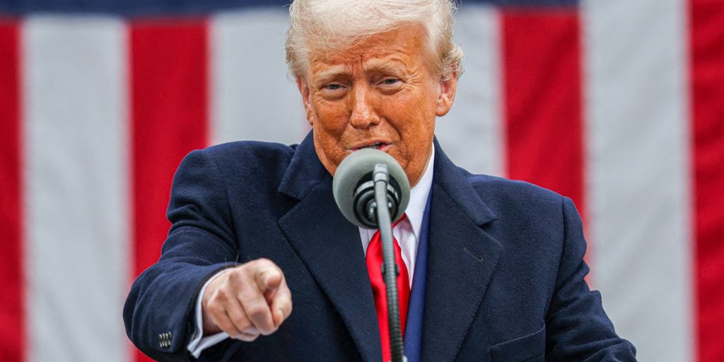 Aiatolá ameaça reagir contra EUA após Trump exigir a rendição do Irã