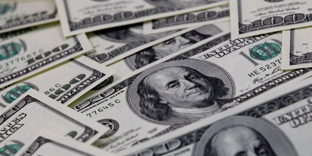 Dólar cai para R$ 5,50 após retaliação do Irã a bases americanas
