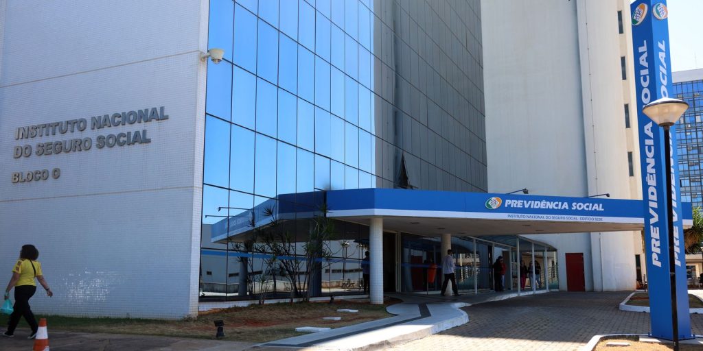 INSS: Justiça bloqueia R$ 2,8 bi de envolvidos em descontos ilegais