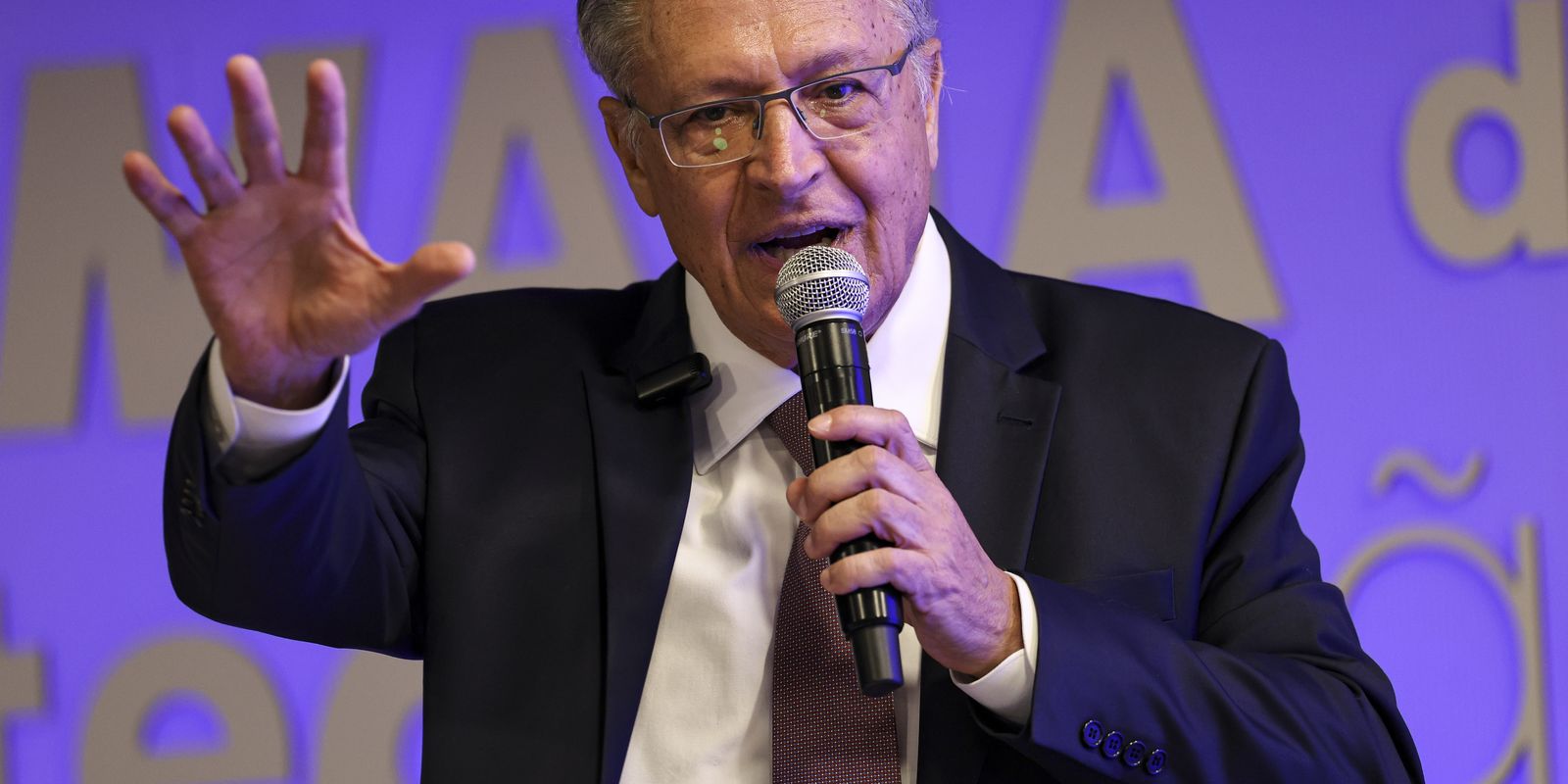 Alckmin passa por exames após sentir enjoo e dores abdominais