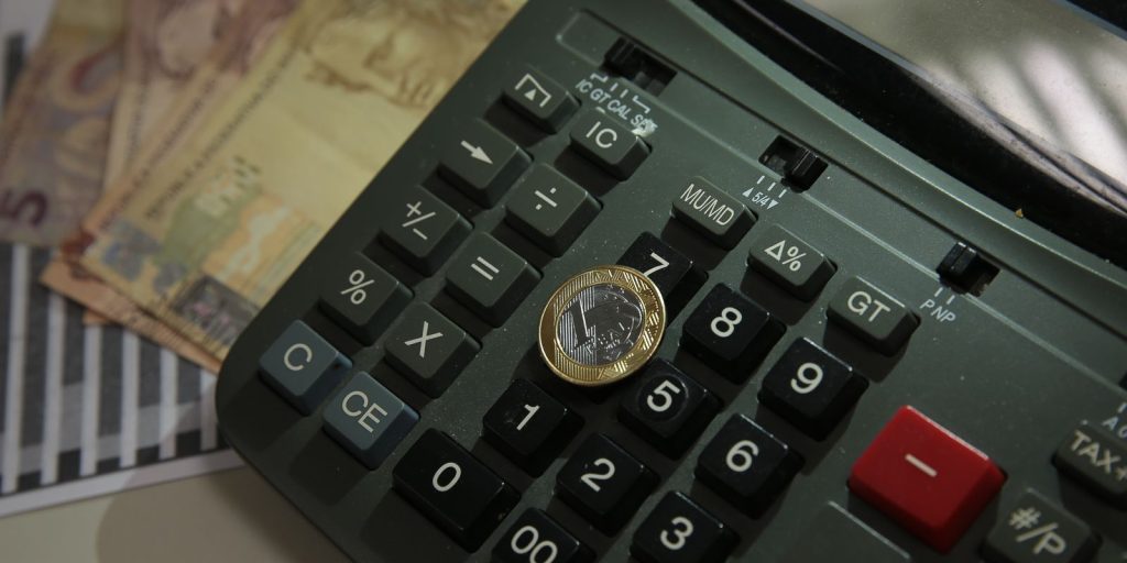 Atividade econômica brasileira cresce 0,2% em abril