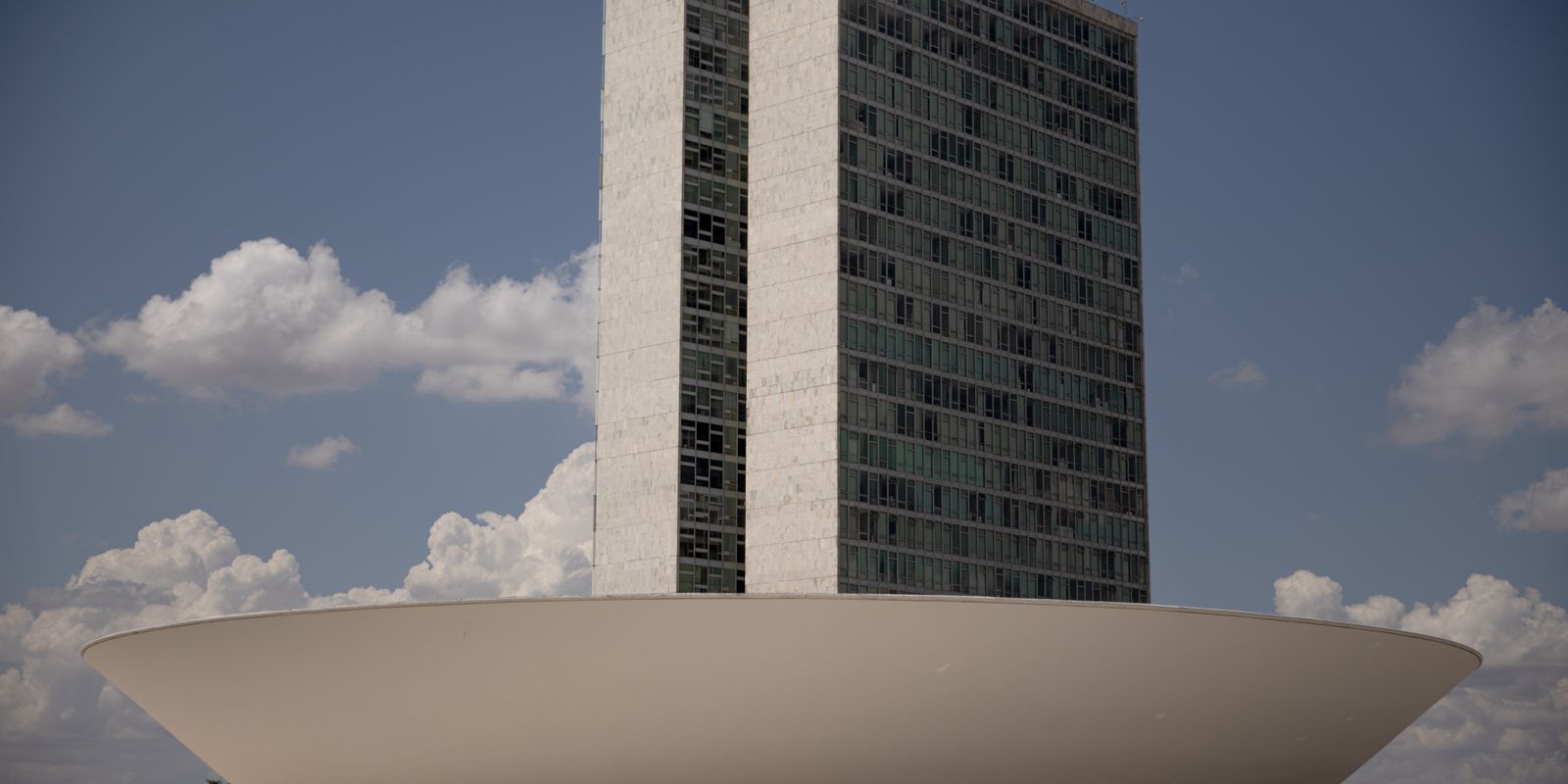 Câmara aprova projeto que destina multas de trânsito ao custeio da CNH