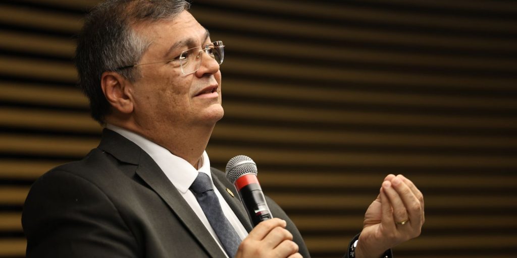 Dino oficia CNJ para que apure supostos “penduricalhos” a juízes de RO