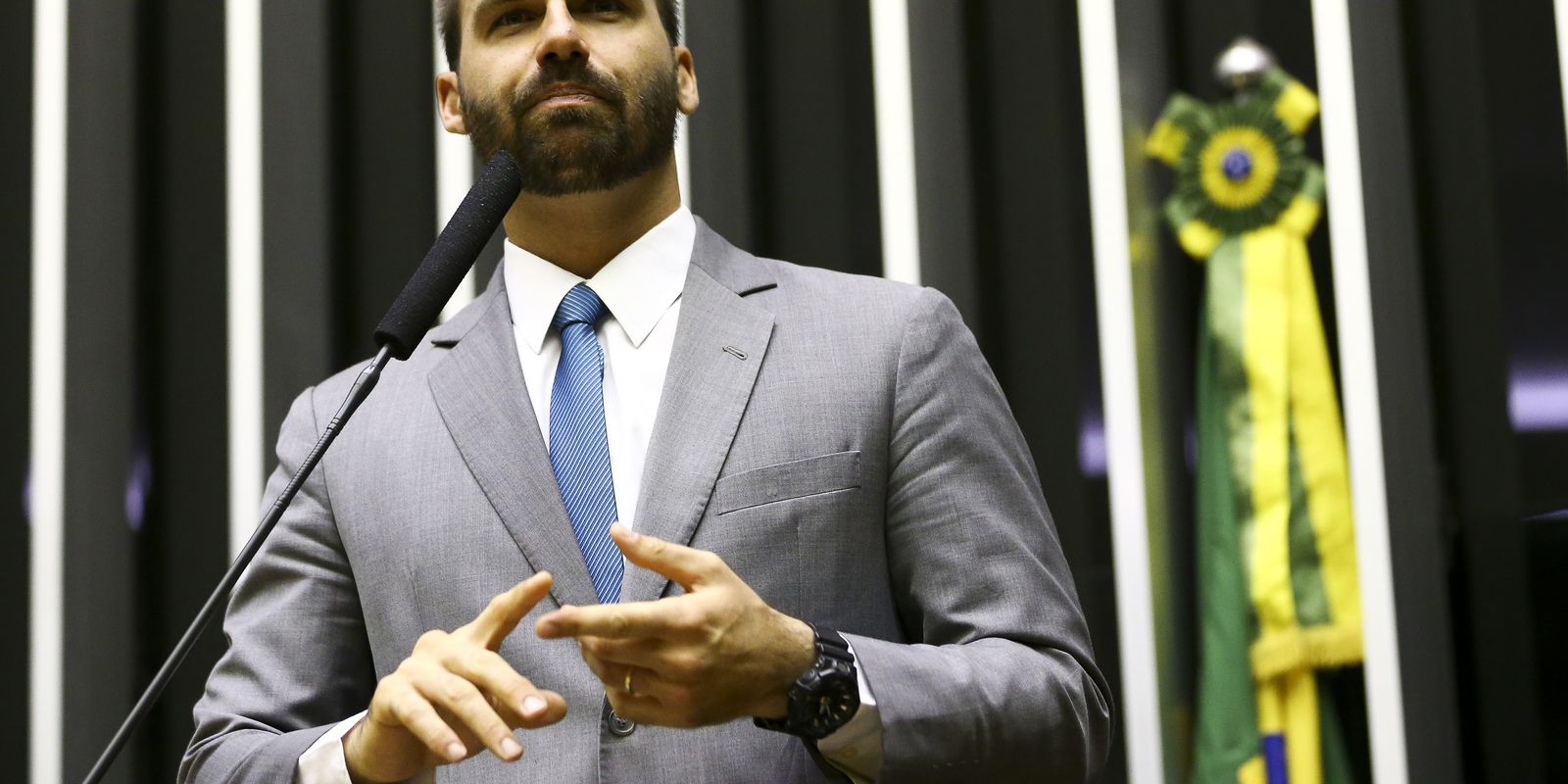 Moraes abre inquérito para investigar Eduardo Bolsonaro