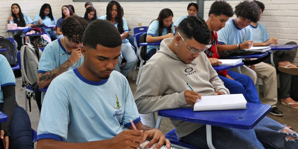 Pé-de-Meia: nascidos em maio e junho recebem hoje parcela de R$ 200