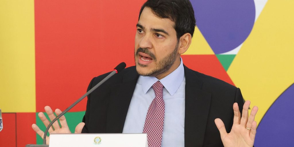 AGU diz que vai demonstrar ao STF que decreto do IOF é legal