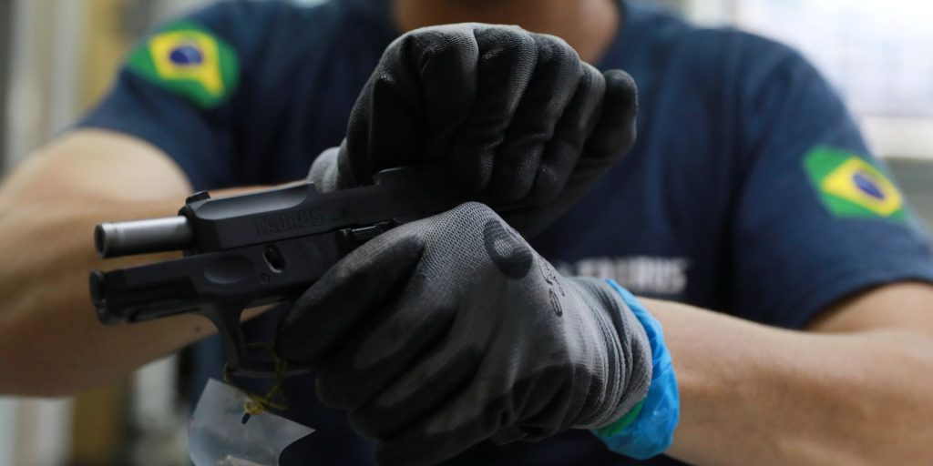 MPF questiona na Justiça plano para fiscalização de armas de CACs
