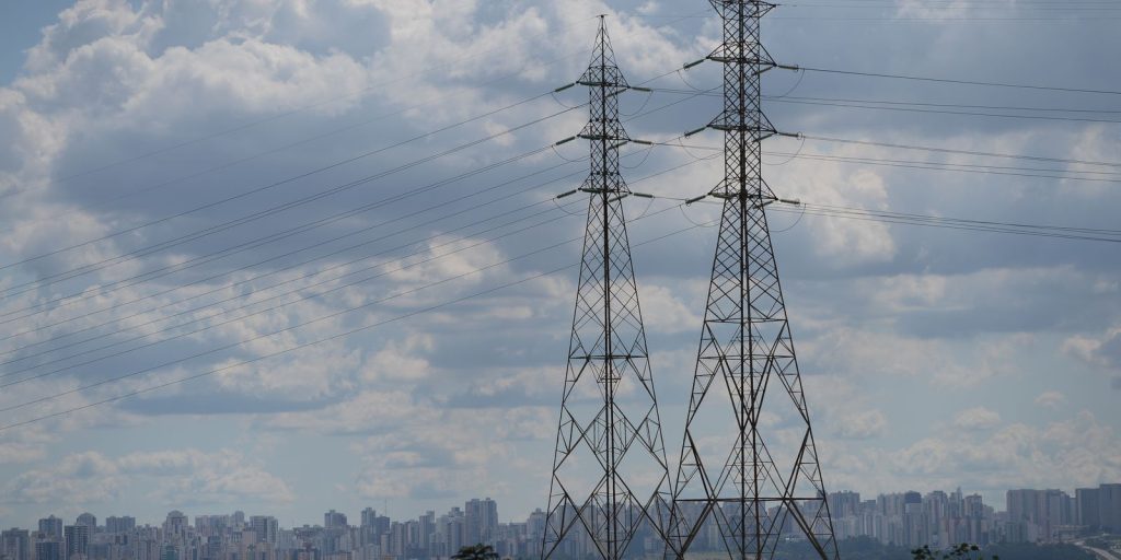 Nova MP tenta evitar alta na conta de luz após derrubada de vetos