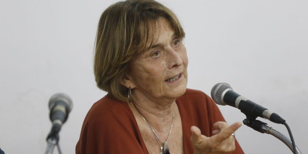 Política brasileira não enxerga ciência como solução, diz pesquisadora
